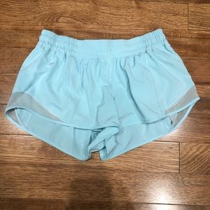 Hotty hot 2.5” Lululemon shorts